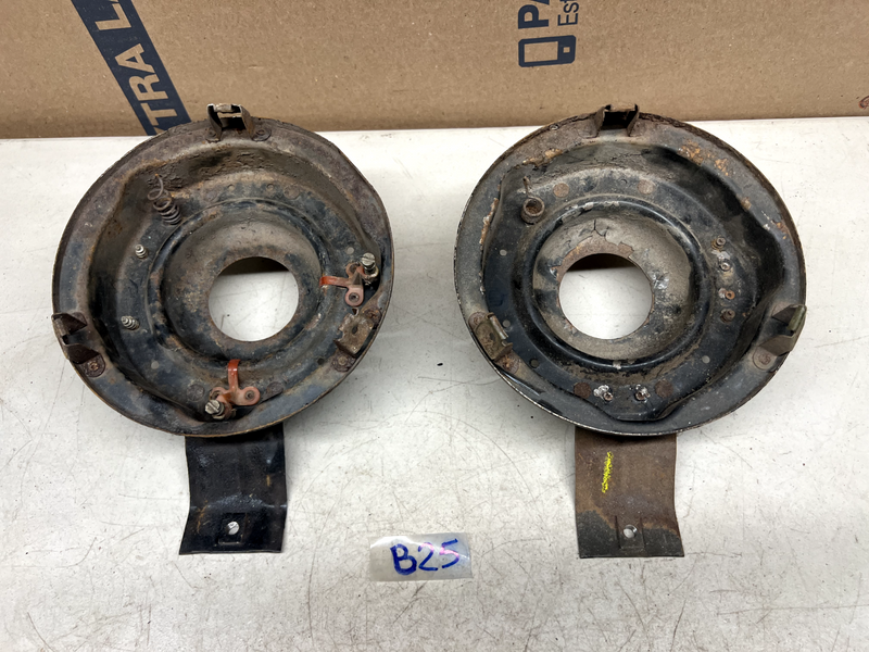 1960 GM Impala BelAir Biscayne Headlight Bucket Mounting Bracket El Camino B25-1