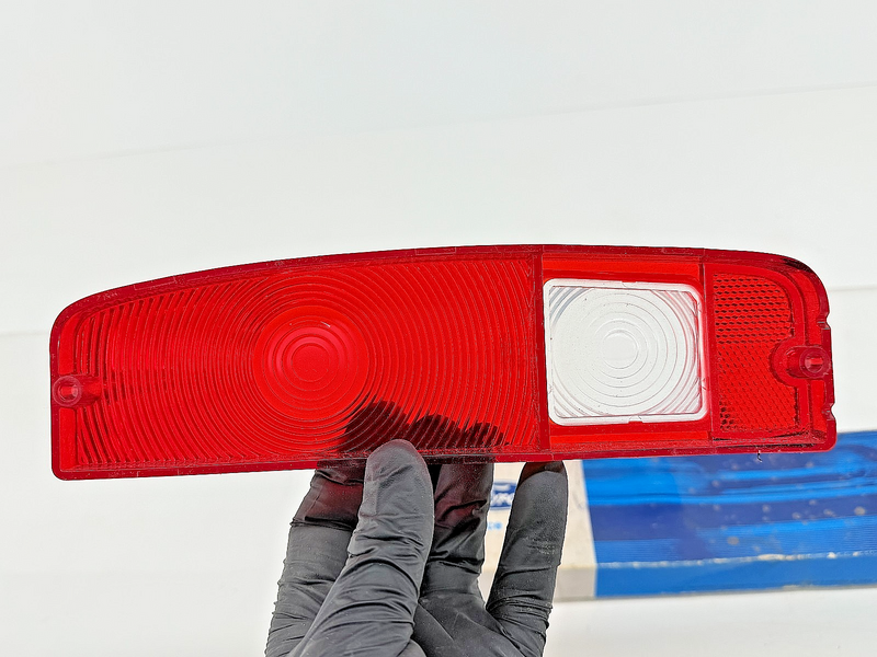 NOS 1967 - 1977 Ford Bronco Taillight Brake Light Lens C7TZ-13450-F C68-27