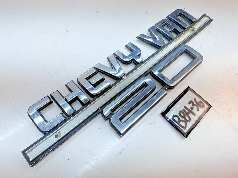 OEM  1985 - 1995 CHEVROLET VAN 20 FENDER EMBLEMS GM 14052242 B84-36