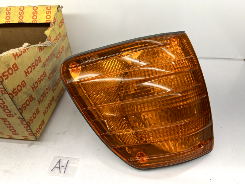 NOS Mercedes W116 Marker Light Right US 280S 280SE 350SE 450SE 1305233006 C1-27