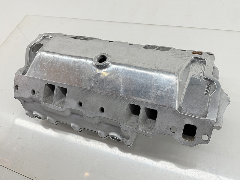 Edelbrock SY1 Smokey Yunick Cross Ram Intake Manifold SBC 283 302 327 350 #2850
