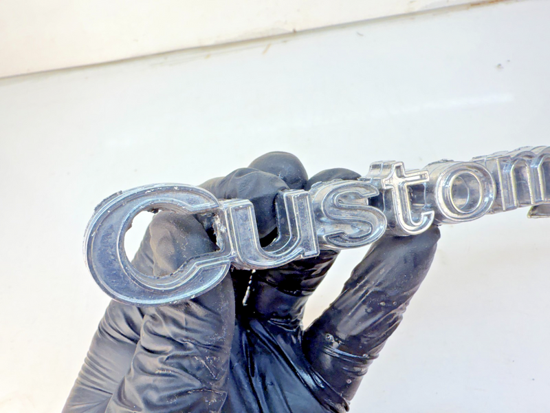 OEM 1969 1970 1971 1972 Chevrolet Custom 20 Emblem Truck Pickup 3944760 E8-18
