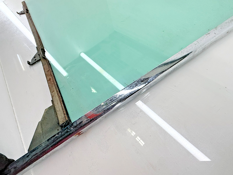 ORIGINAL 1955 1956 1957 CHEVY Bel Air SET Side Door CHROME Frame & Glass U5B-21