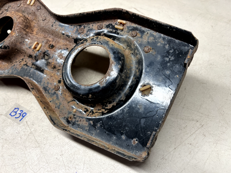 OEM 1965 CHEVY IMPALA SS BELAIR LH HEADLIGHT HOUSINGS MOUNT BUCKET 65 B39