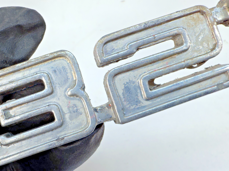 OEM GM 1969 Original Chevrolet Camaro 327 Emblem 3938667 B32-357