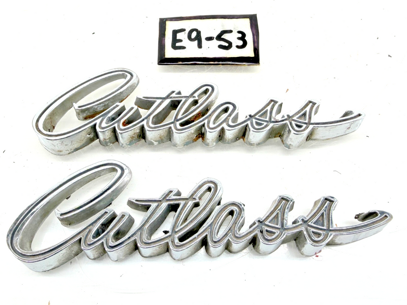 OEM 1968 1969 Oldsmobile Cutlass Front Fender Script Emblem Set 399503 E9-53