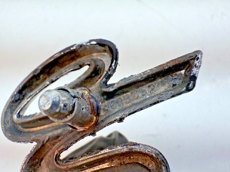 OEM 1966 1967 Chrysler Newport Quarter Panel Emblem Mopar 2605362 E6-115