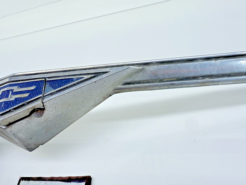 OEM 1966 1967 1968 1969 CHEVY Corvair Front Emblem Trim Molding 9706898 B45-34