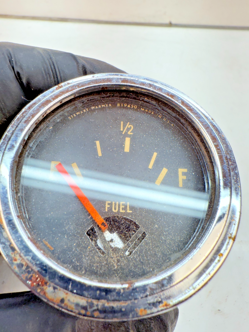 Vintage ORIGINAL Stewart Warner Fuel GAS Gauge 819450 B45-25