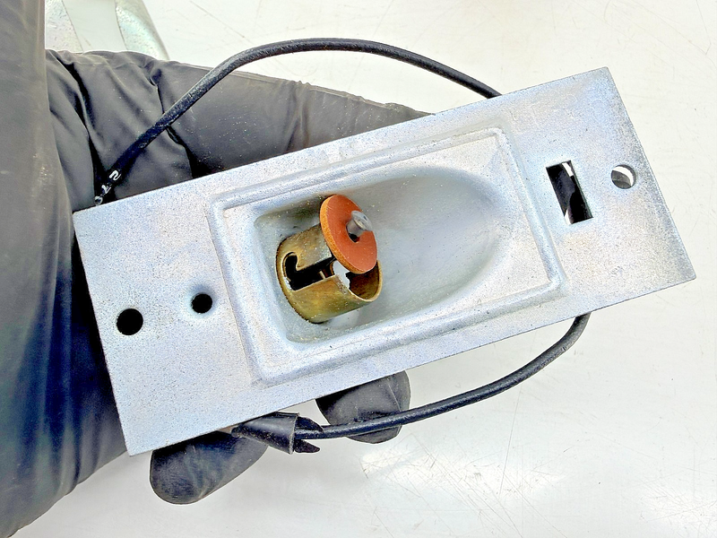 NOS 1959 - 1963 Ford Galaxie Rear License Lamp Body & Socket B9A-13560-A1 C70-28