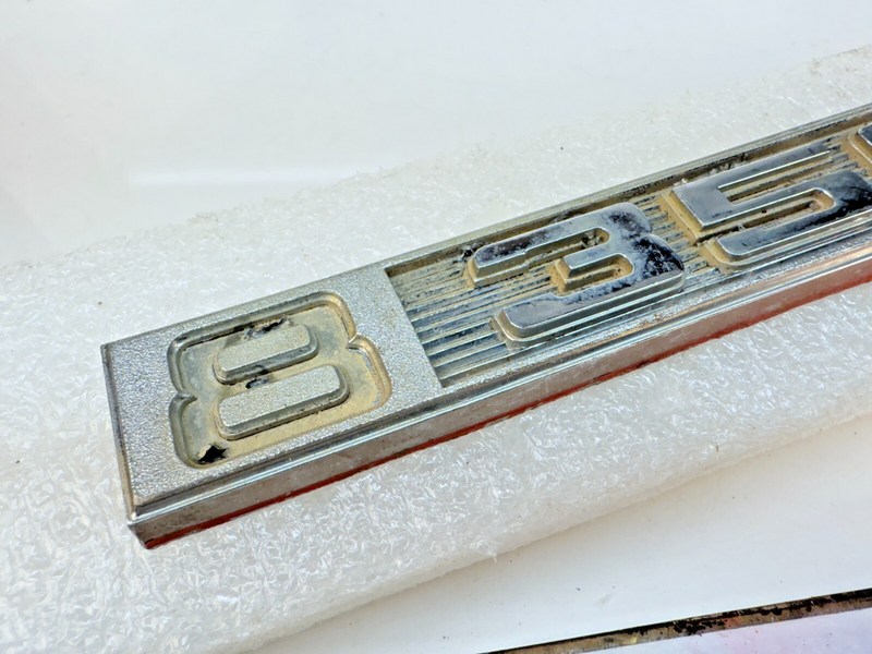 OEM Vintage 1969 - 1972 CHEVY TRUCK 8 350 FENDER EMBLEM 3950926 B32-219