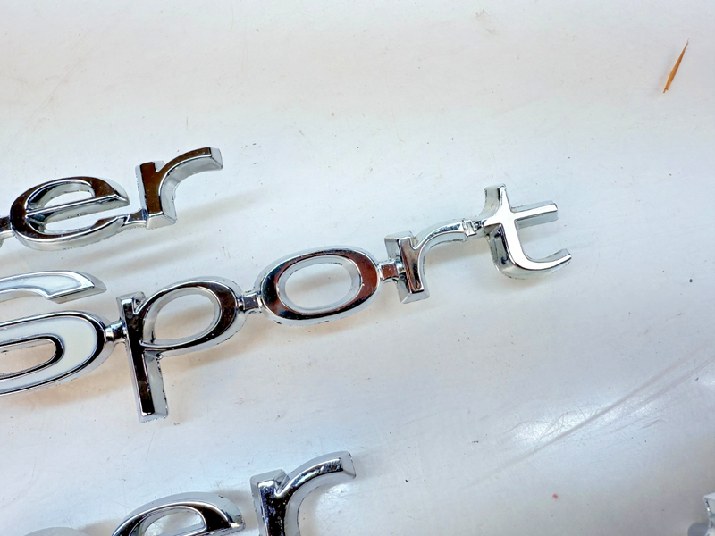 NOS GM 1967 Chevelle 396 SUPER SPORT SS PAIR Quarter Panel Emblems 7660687 E8-6