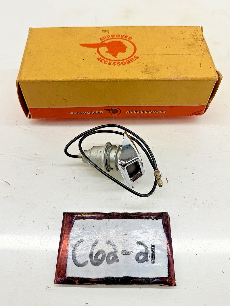 NOS 1964 1965 Pontiac Accessory Dash Reverse Indicator Lamp GM 984277 C62-21