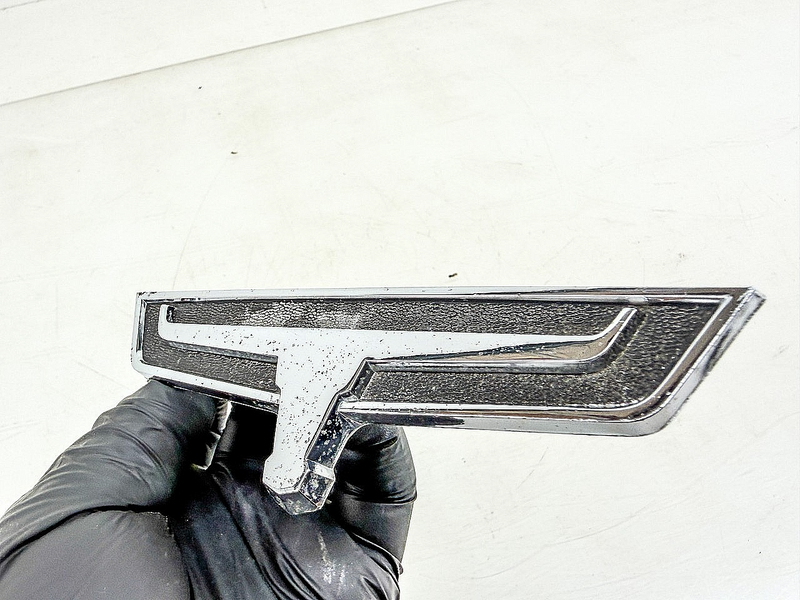 OEM 1966 1967 FORD RANCHERO HOOD TRUNK WING EMBLEM C6DB-6642514-A E10-46