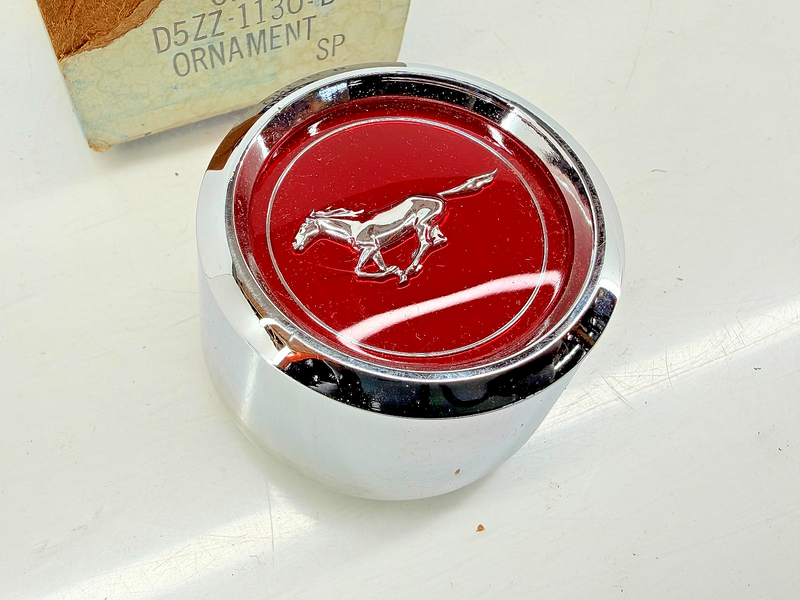 NOS OEM Mustang II Mach 1 Cobra II Chrome SS Wheel Center Cap D5ZZ-1130-B C56-31