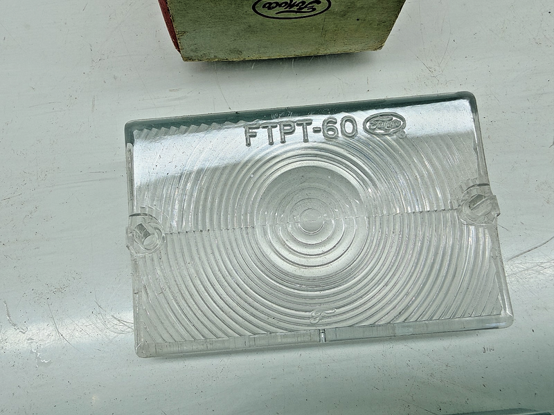 NOS 1960 FORD FALCON RANCHERO PAIR PARKING LIGHT LENSES C0DF-13208-A C68-19