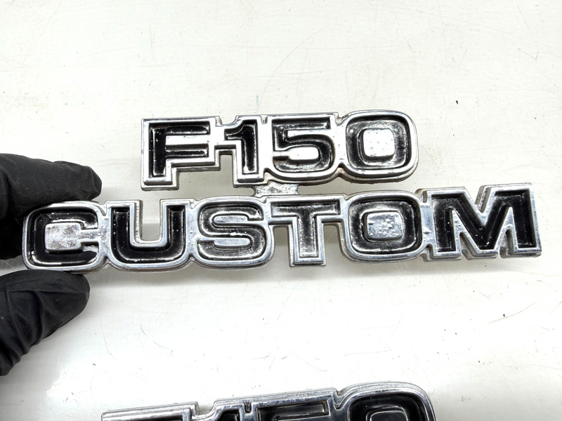 OEM 1973 - 1979 F-150 CUSTOM Front Fender Emblem Badges D7TB-16702-DWC E9-103