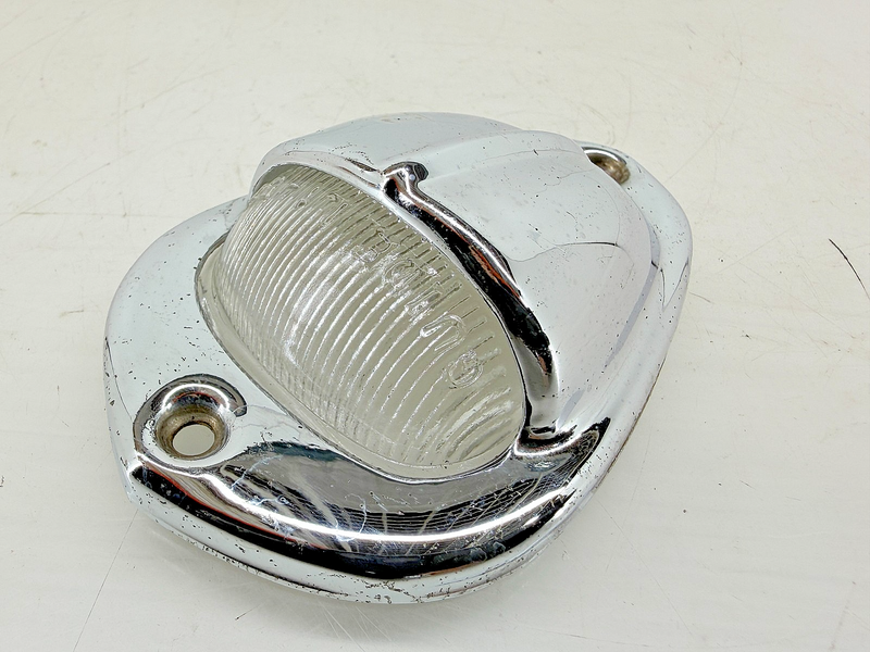 1951 1952 CHEVROLET Rear Tail Light Lamp Housing License Plate Guide L1-51 C67