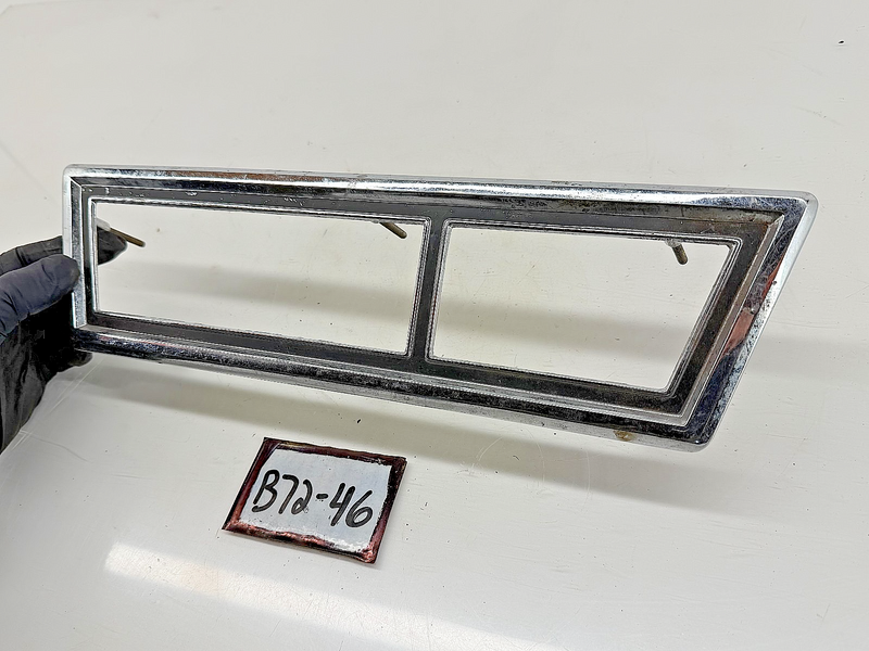 OEM Ford 1971 1972 Galaxie 500 LTD RH Lamp Bezel D1AB-15A440-BB B72-46