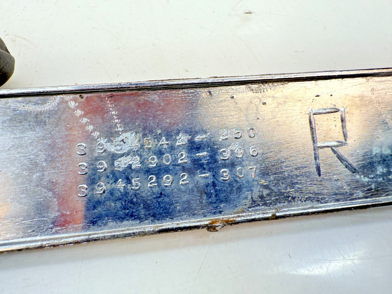 OEM 1969 Chevy Chevelle RH Front Fender Light Bezel Badge 350 3945292 E5-92