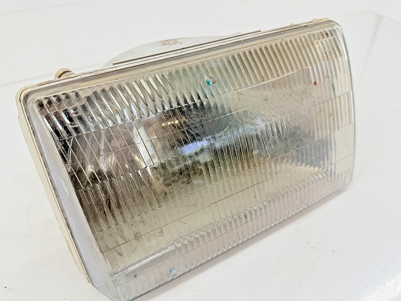 OEM 1984 - 1993 Ford Mustang Lincoln RH Headlight Assembly SAE-H-87 MG B25-31
