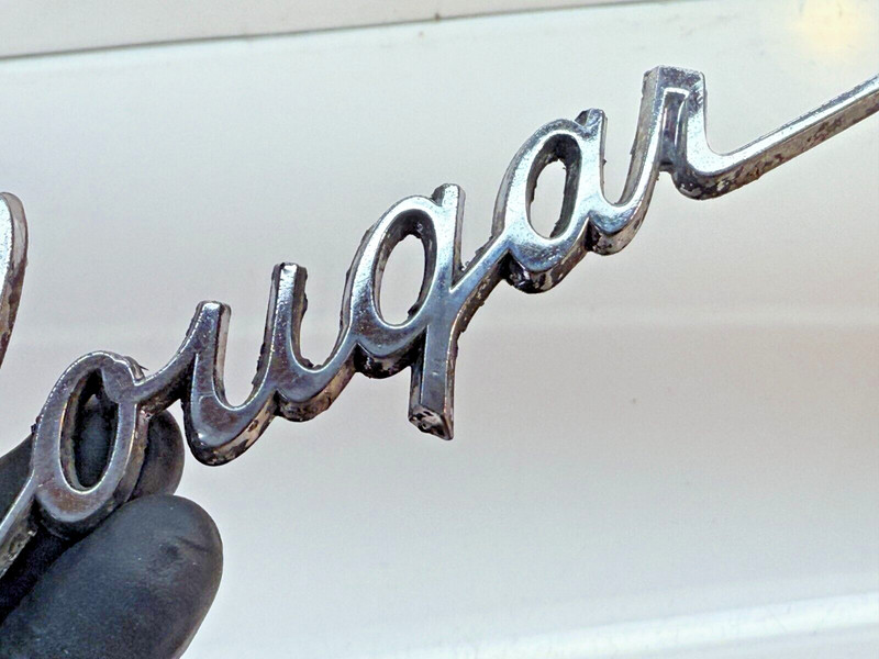 OEM 1974 Mercury Cougar Emblem Fender Molding Nameplate Body Trim Panel B32-167