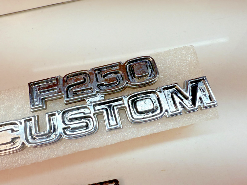 OEM 1973 -1979 F-250 CUSTOM Pair Front Fender Emblem Badge D7TB16702 B32-306