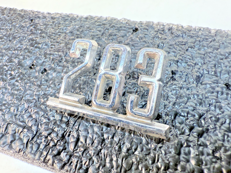 VINTAGE OEM 1960's CHEVROLET 283 FENDER EMBLEM BADGE GM B32-341