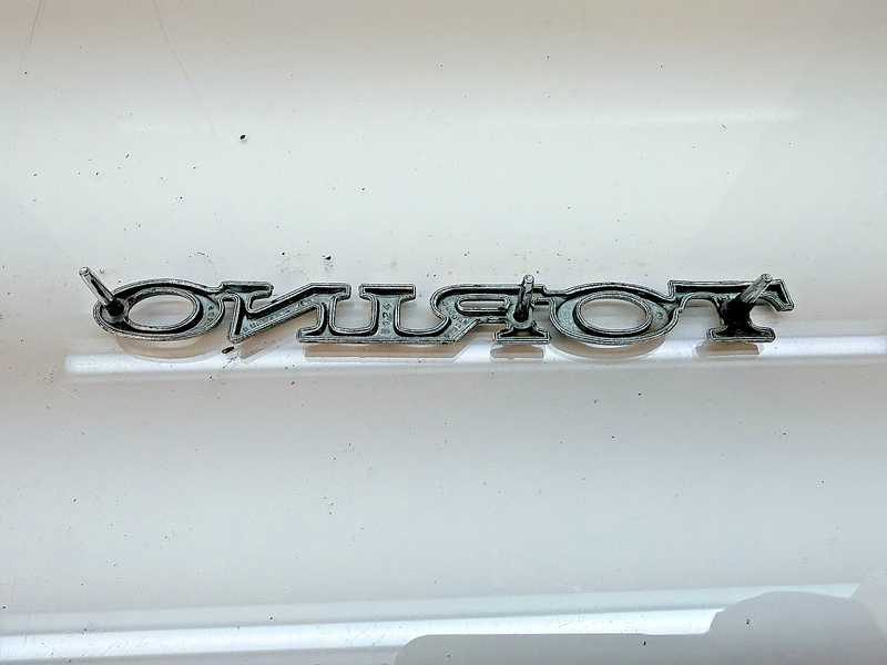 ORIGINAL 1970 1971 FORD TORINO CHROME EMBLEM D10B-65291B62-AB E8-55