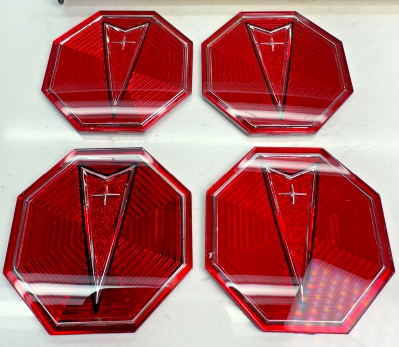 (1) NOS OEM Pontiac 1970s -80s Wheel Center Cap Rim Emblem Logo 10010282 B32-151