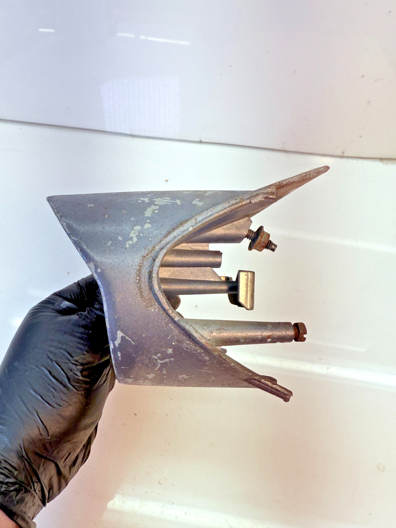 OEM 1959 - 1960 Chevy Impala Belair El Camino LH Gauge Housing 1586359 B44-27