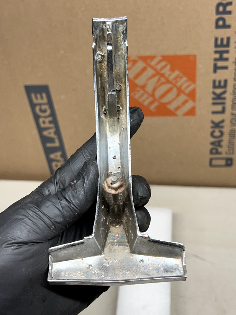 **RARE** OEM 1962 Oldsmobile Cutlass F85 F-85 Front Grill EMBLEM 62 B37-26