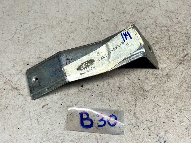 NOS FORD D8BZ-18888-B Support Bracket B30-114