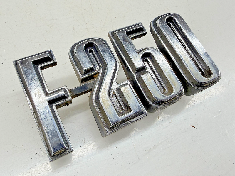OEM 1970 Ford F-250 Front Fender Emblem KBC-40083 D4TB-16702-BA E9-3