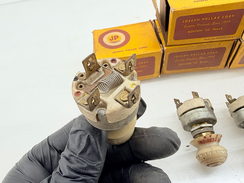 (1) NOS 1940 - 1952 Ford Car Truck F1 F2 F3 Heater Switch Illuminated C75-31