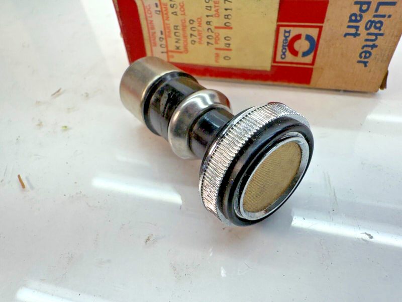 NOS GM 1971 1972 Oldsmobile Toronado Cigarette Lighter Knob 7028149 71 72 C20-22