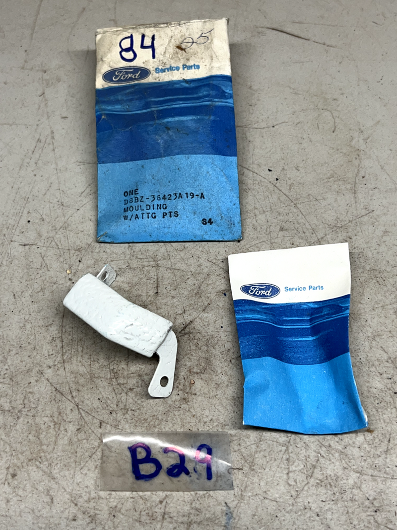 NOS 1978 79 80 81 82 83 FORD FAIRMONT BACK BELT SIDE MOULDING RH B29-84