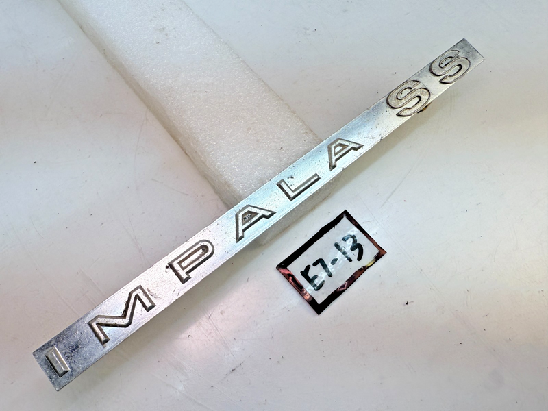1965 Chevy Impala SS Grille Emblem 3864294 E7-13