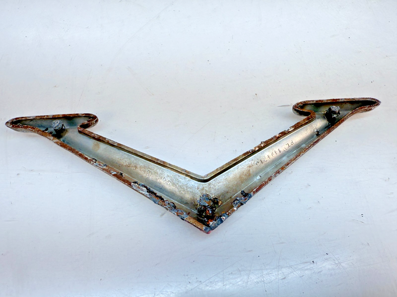 OEM 1953 1954 DESOTO "V" DECK LID FENDER QTR PANEL EMBLEM MOPAR N1494218 E7-68