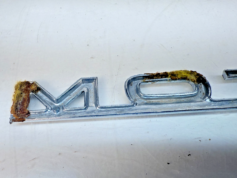 VINTAGE 1965 FORD GALAXIE 500 " CUSTOM " EMBLEM SCRIPT E7-15