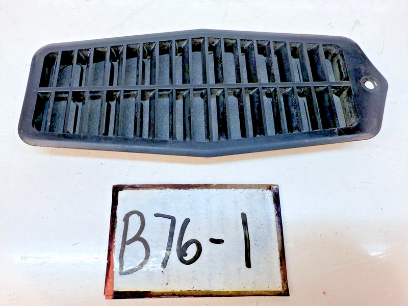 OEM 1978 - 1988 MONTE CARLO REGAL CUTLASS EL CAMINO INSIDE DOOR JAM VENT B76-1
