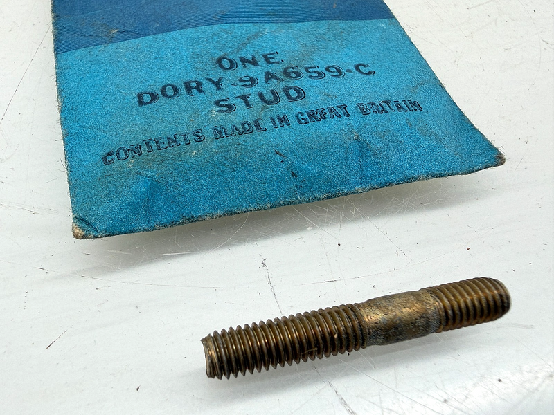NOS 1970 1971 1972 FORD Mercury Carburetor to Air Cleaner Stud D0RY-9A659-C C67