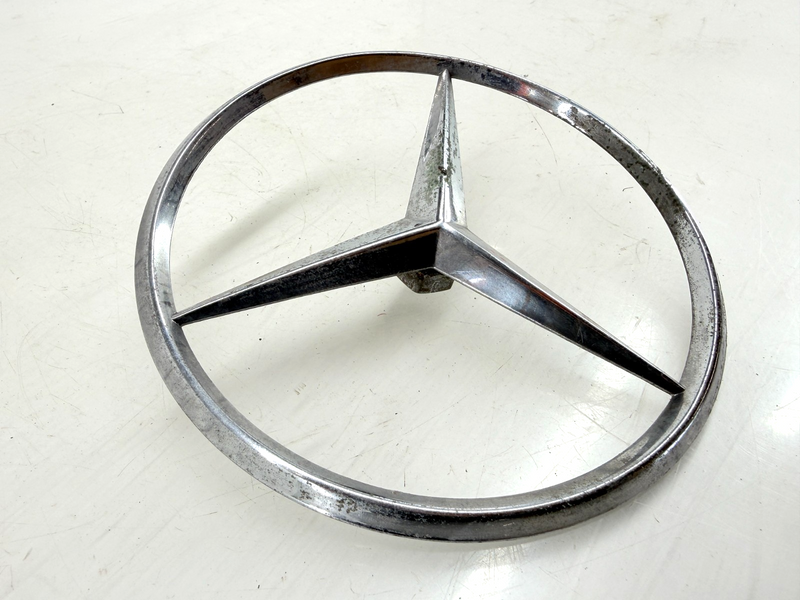 OEM Mercedes Benz W126 Rear Trunk Emblem Badge 1267580058 C67-44