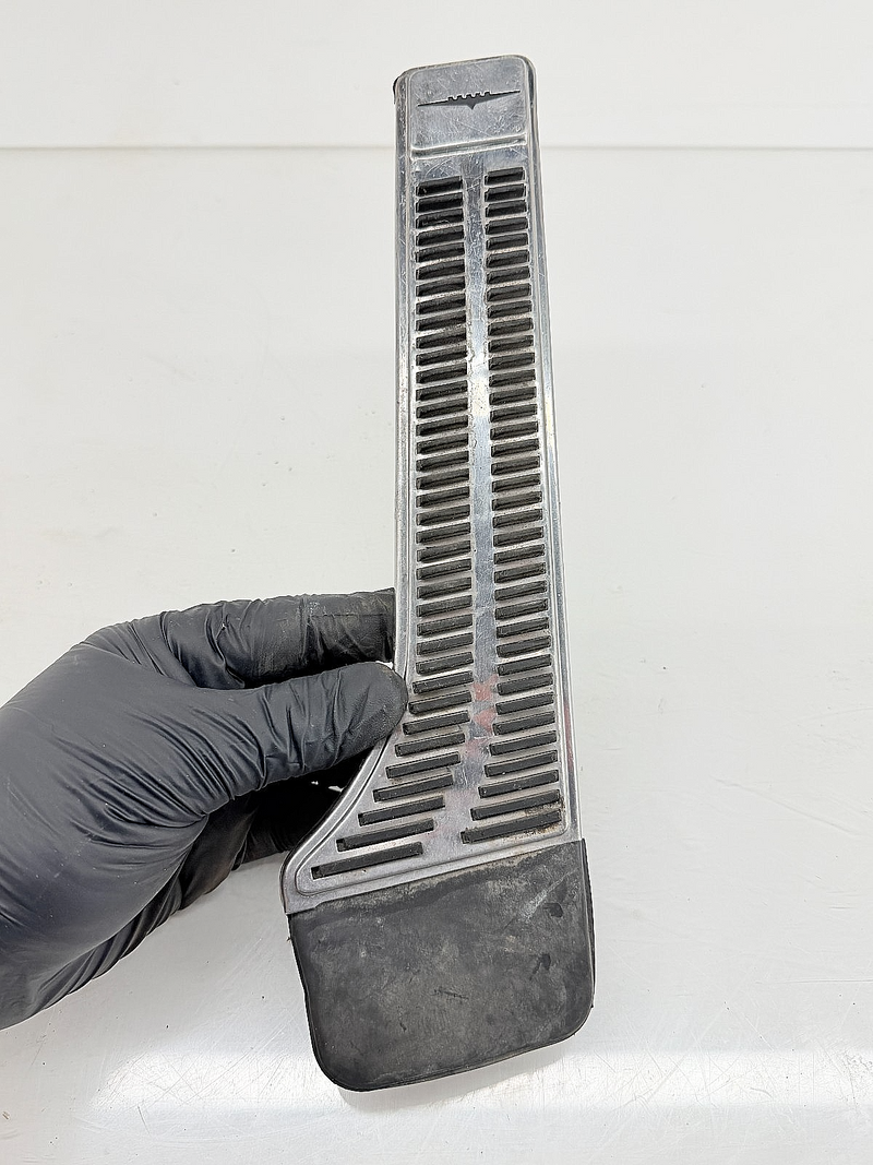 Rare Vintage Original 1959 1960 Pontiac Gas Pedal & Trim 532590 C69-5