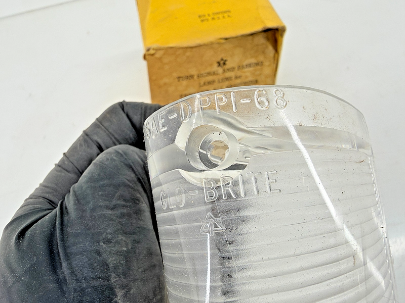 NOS 1968 1969 Ford Fairlane Mercury Comet LH Parking Light Lens C8GY13209A C68-6