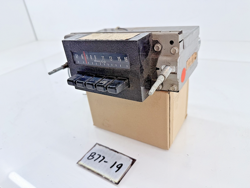 OEM FORD D4AA-18806-AA 1974 GALAXIE LTD THUNDERBIRD PHILCO AM RADIO C77-19