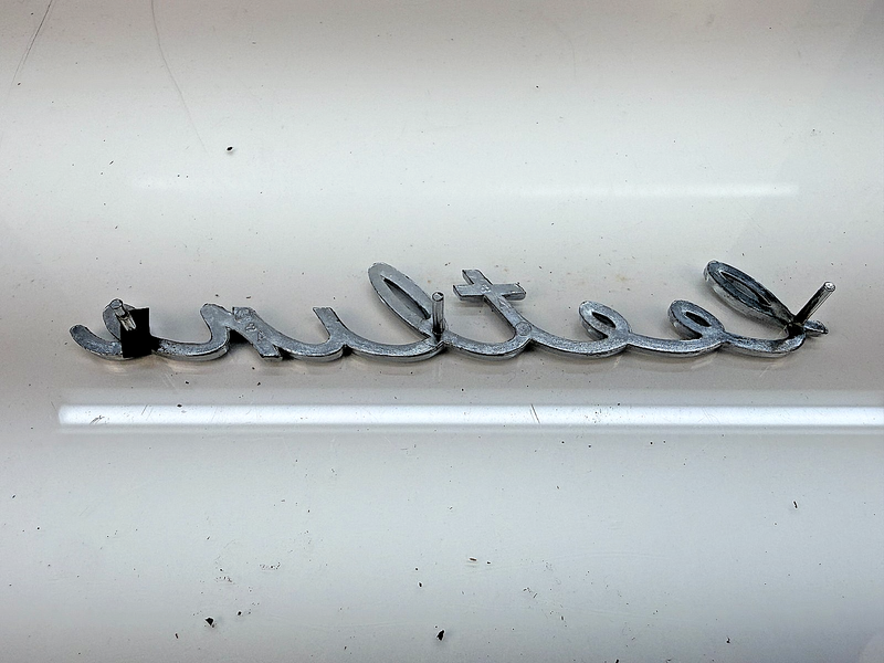 Original 1941 - 1948 Chevy FLEETLINE Trunk Lid EMBLEM / NAME PLATE GM E8-66