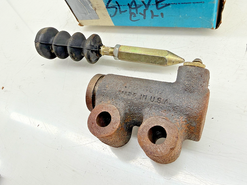 NOS 1965 - 1977 FORD TRUCK CLUTCH SLAVE CYLINDER C5TZ-7A508-B C75-61