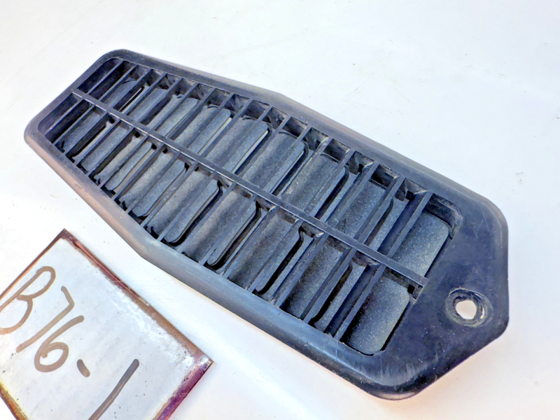OEM 1978 - 1988 MONTE CARLO REGAL CUTLASS EL CAMINO INSIDE DOOR JAM VENT B76-1