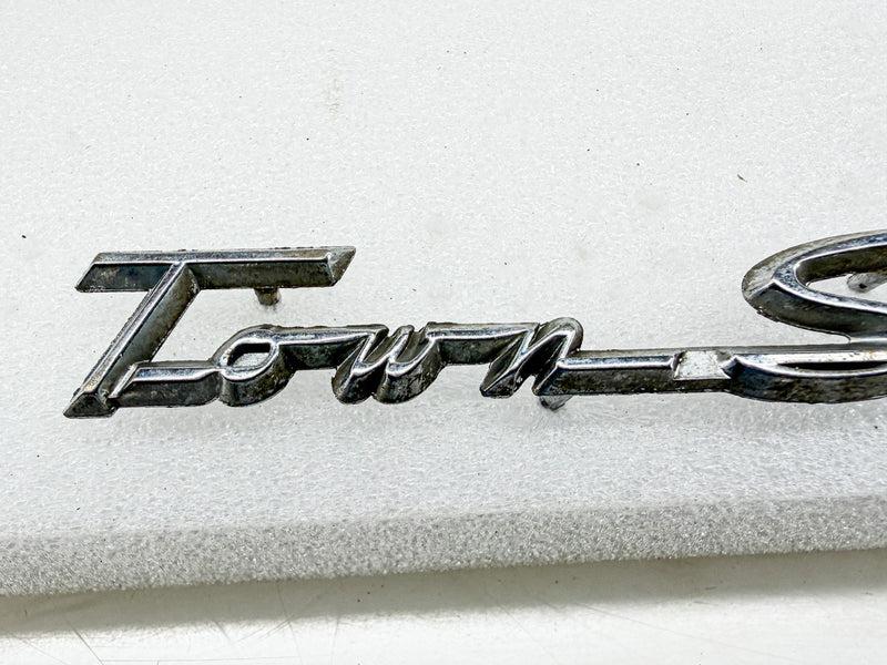 OEM 1956 FORD FAIRLANE TOWN SEDAN QUARTER PANEL EMBLEM BN-7325622-A E10-86